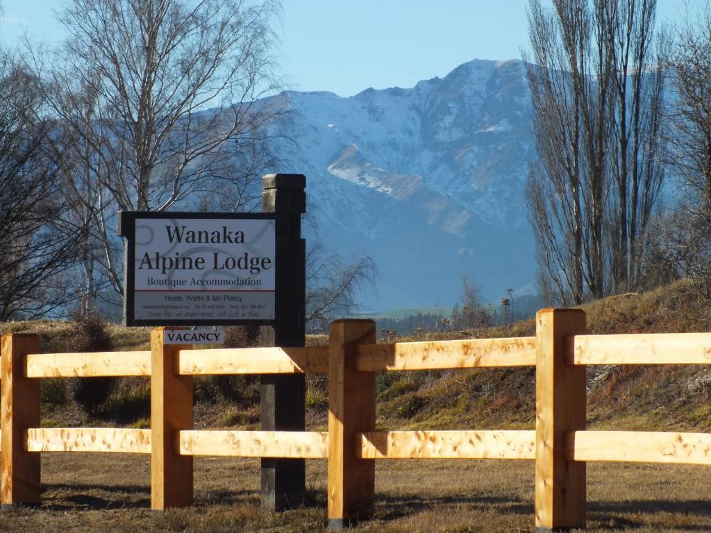Wanaka Alpine Lodge エクステリア 写真